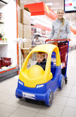 child friendly supermarket shopping