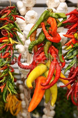 chili peppers ang garlic
