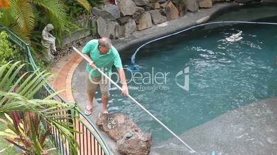 cleaning pool corner