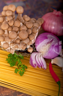 italian pasta and mushroom sauce ingredients