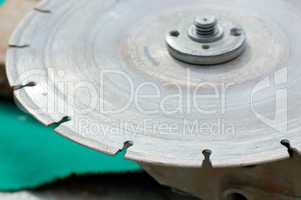 Diamond disc for angle grinders