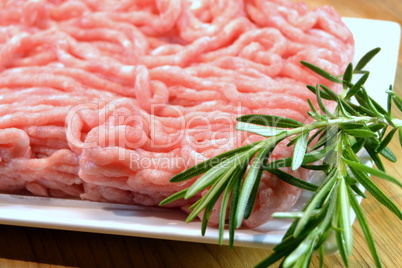 Raw minced meat and herbs