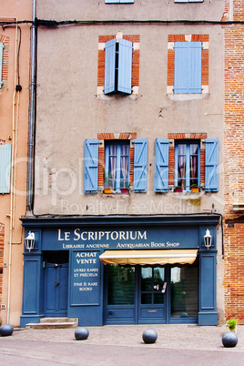 house facade in albi