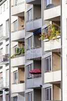 Fassade eines Mehrfamilienhauses in Frankfurt am Main, Deutschla