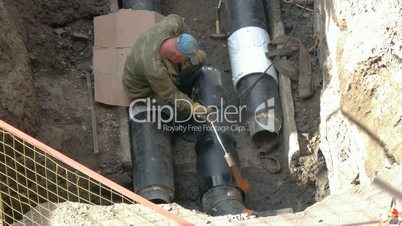 Heating of pipe insulation