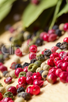 dry bay laurel leaf with multicolored peppercorn