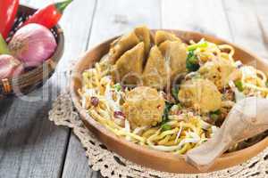 traditional indonesian meatball noodles