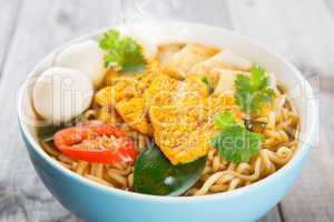 close up spicy curry instant noodles