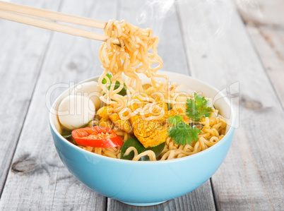 hot and spicy curry instant noodles