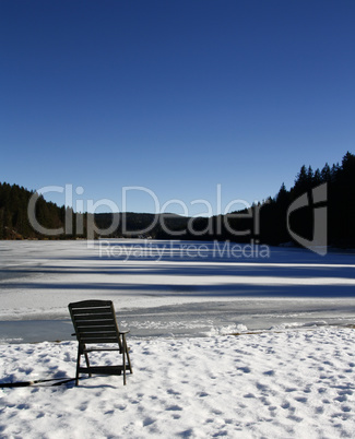 Am winterlichen See