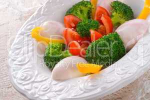 marbled eggs with vegetables