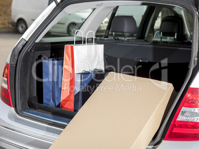 open the trunk with shopping bags