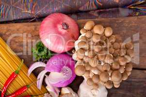 italian pasta and mushroom sauce ingredients