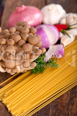 italian pasta and mushroom sauce ingredients