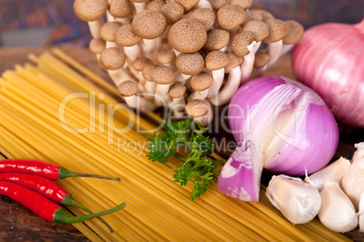 italian pasta and mushroom sauce ingredients