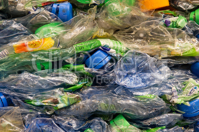 zerdrückte pet-flaschen crushed pet-bottles