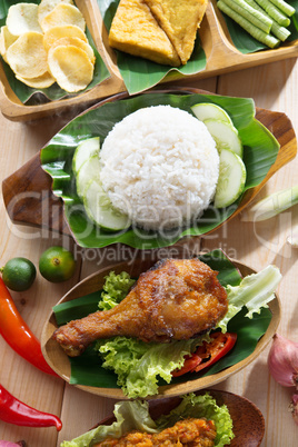 indonesian fried chicken rice