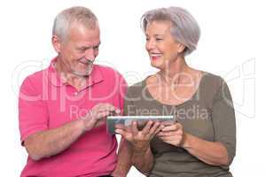 seniorenpaar mit tablet