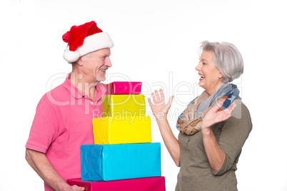 senioren mit geschenken