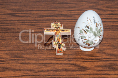 Easter egg and cross.