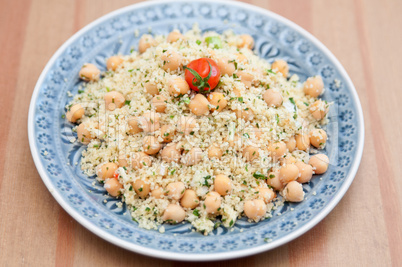 Couscous Salat mit Kichererbsen