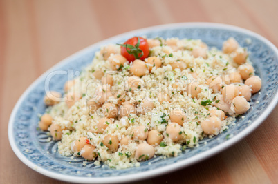 Couscous Salat mit Kichererbsen