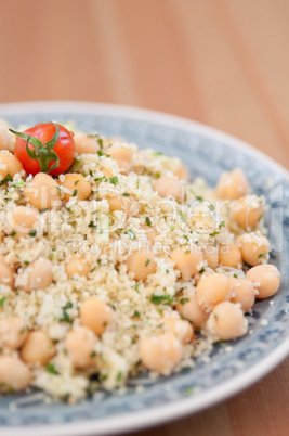 Couscous Salat mit Kichererbsen