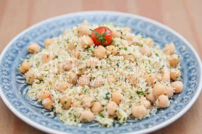 Couscous Salat mit Kichererbsen