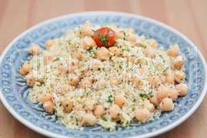 Couscous Salat mit Kichererbsen