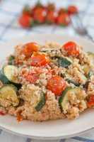 Zucchini Tomaten Couscous Salat