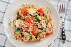 Zucchini Tomaten Couscous Salat