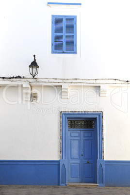 blue door in assila