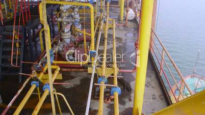 Offshore gas production platform facilities