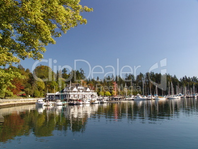 See, Seehaus, Hafen, Himmel, blau, Kanada, Vancouver, Herbst, Jahreszeit, grün, Indian Summer, spiegeln, ruhe, ruhig, still,
