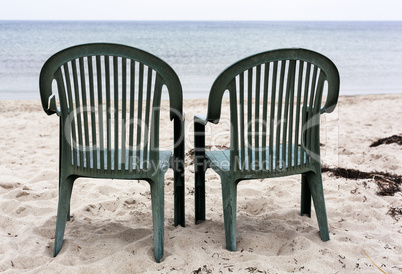 Zwei Stühle am Strand der Ostsee,Schleswig-Holstein,Deutschland