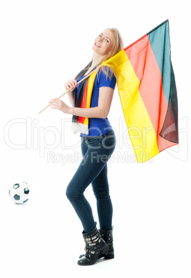 Blondes Mädchen mit Fußballfahne