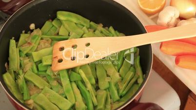 Cooking Green beans in pan