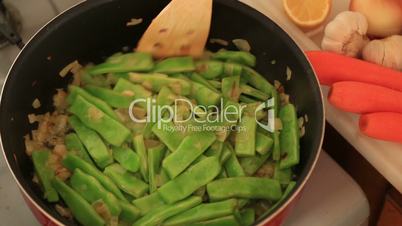 Cooking Green beans in pan