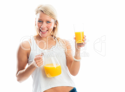 blonde frau mit orangensaft