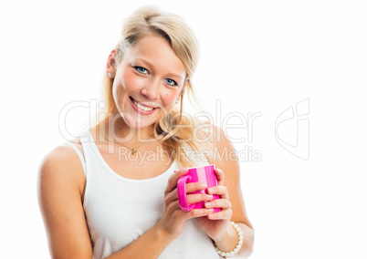 blonde frau mit kaffeebecher