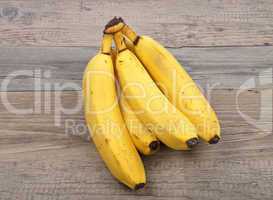 bananen auf holz