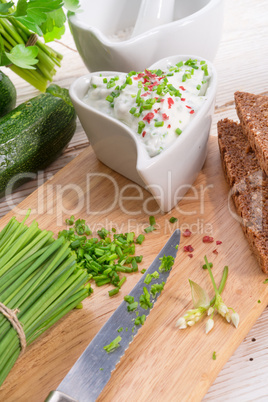 have breakfast curd with chives