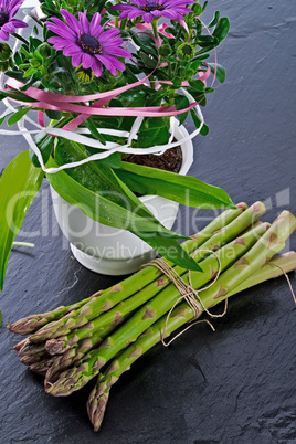 asparagus and daisies