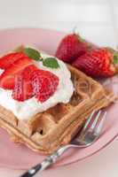 Waffeln mit Erdbeeren