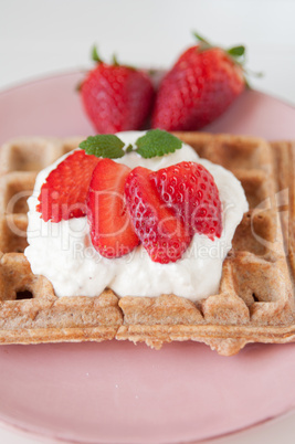 Waffeln mit Erdbeeren