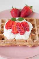 Waffeln mit Erdbeeren