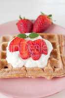 Waffeln mit Erdbeeren