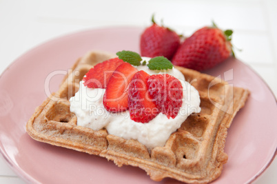 Waffeln mit Erdbeeren