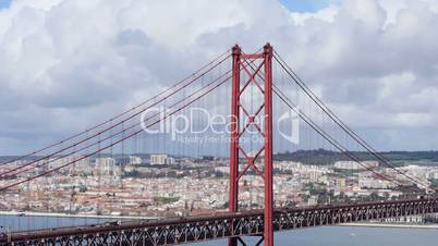 Brücke des 25. April  in Lissabon
