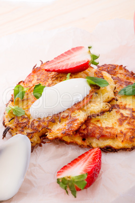 potato pancakes  with apfel and strawberry